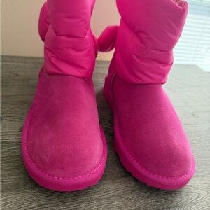 UGG Pink and White Patterned Fabric